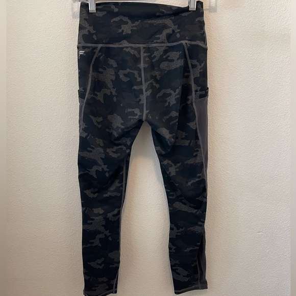 Fabletics Powerhold Leggings - Picture 3 of 7